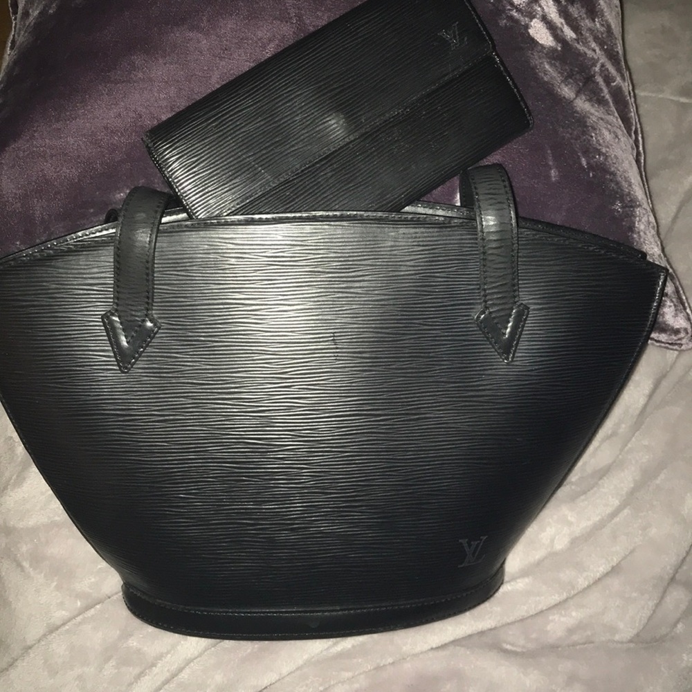 LV matching epi leather set